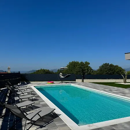 Villa Olive Lovrec